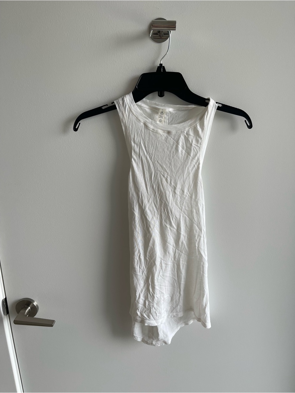 Lululemon Women's White Sleeveless Tank Top twist back